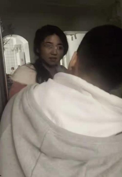 男女朋友吃瓜视频,情侣吃瓜视频甜蜜瞬间大揭秘