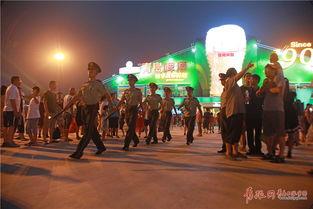 青岛啤酒节吃瓜开幕视频,吃瓜群众狂欢盛宴启幕